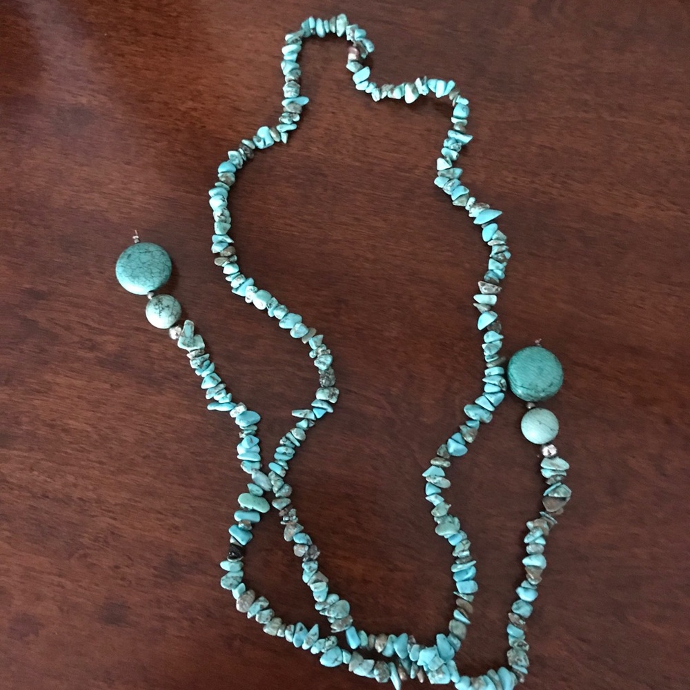 Turquoise rock and shell necklace - Picture 1 of 1
